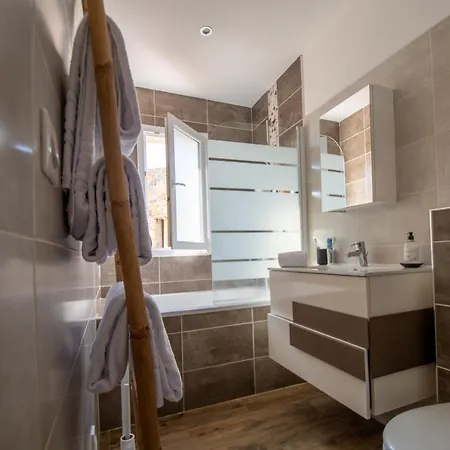 Anastasia Villa Zilia